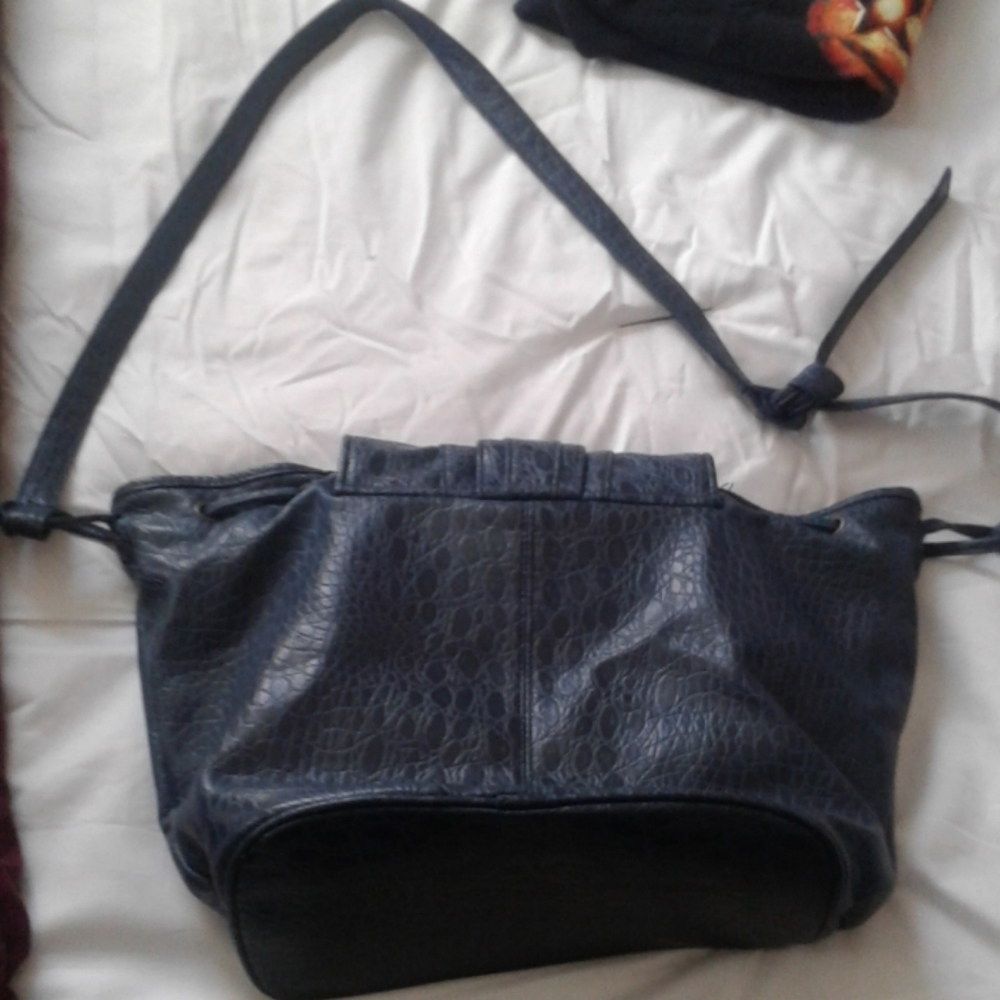 Handbag - Picture 2 of 2